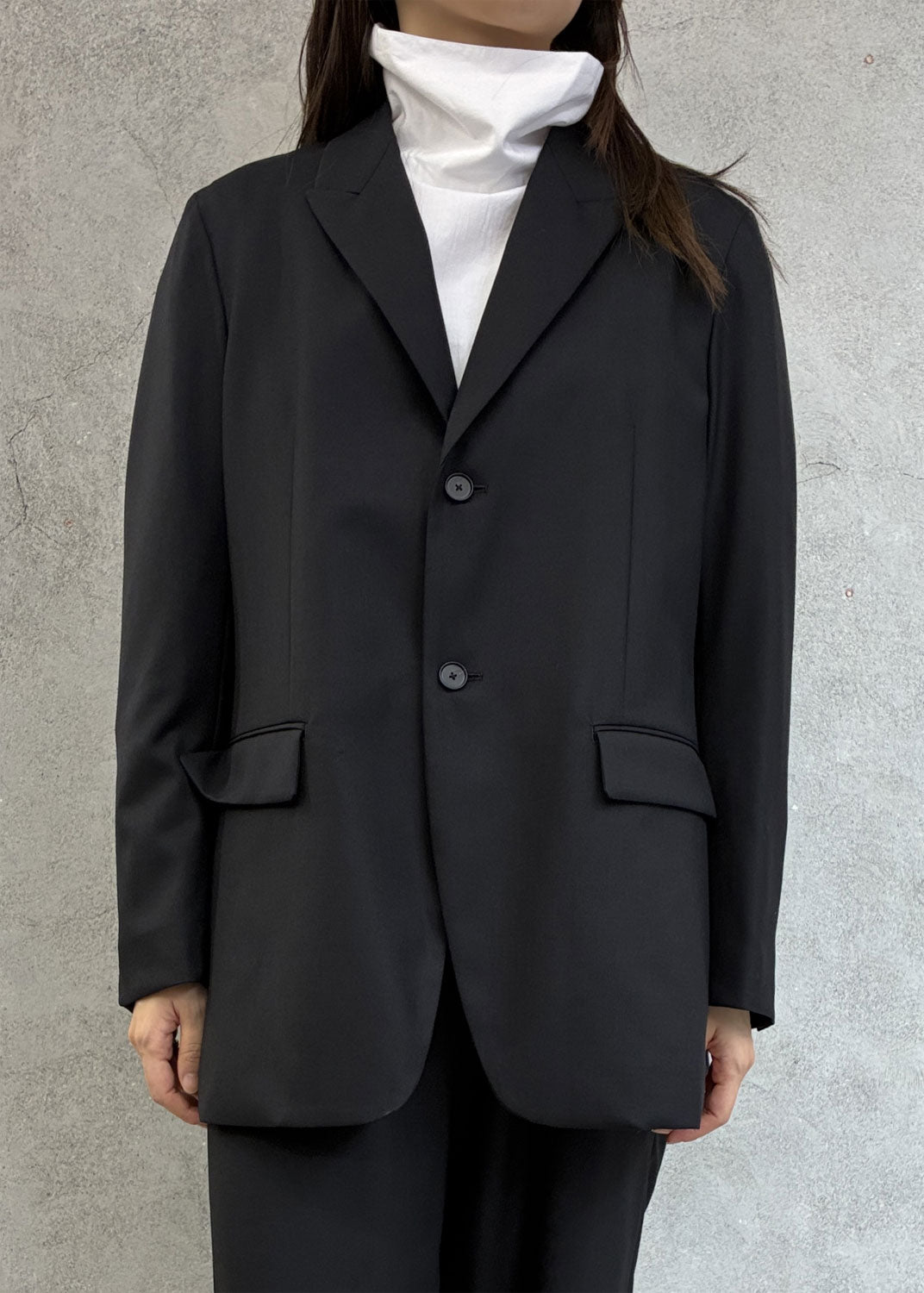 
                  
                    LONG TAILORED JACKET
                  
                