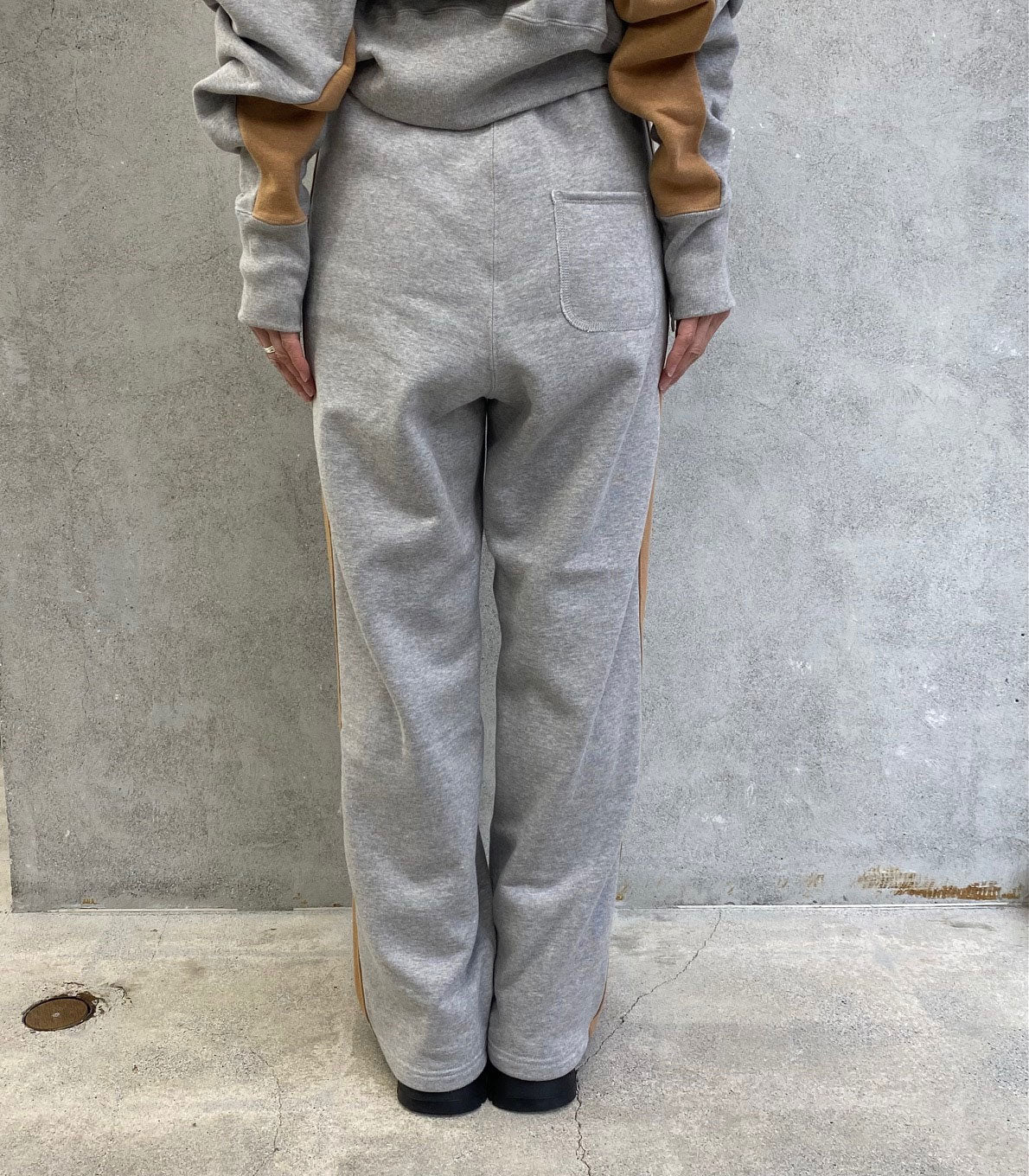 
                  
                    LINED SWEAT PANTS-TAKESUMI GREY-
                  
                