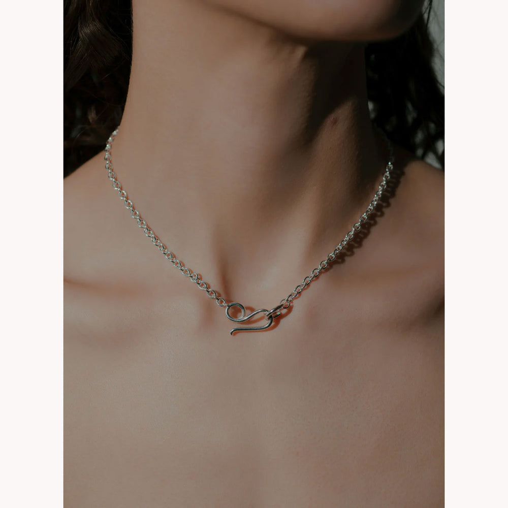 
                  
                    LOOP CLASP NECKLACE/Silver
                  
                