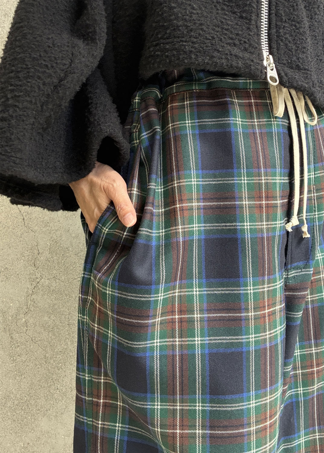 
                  
                    Tartan Wide-leg Easy Pants
                  
                