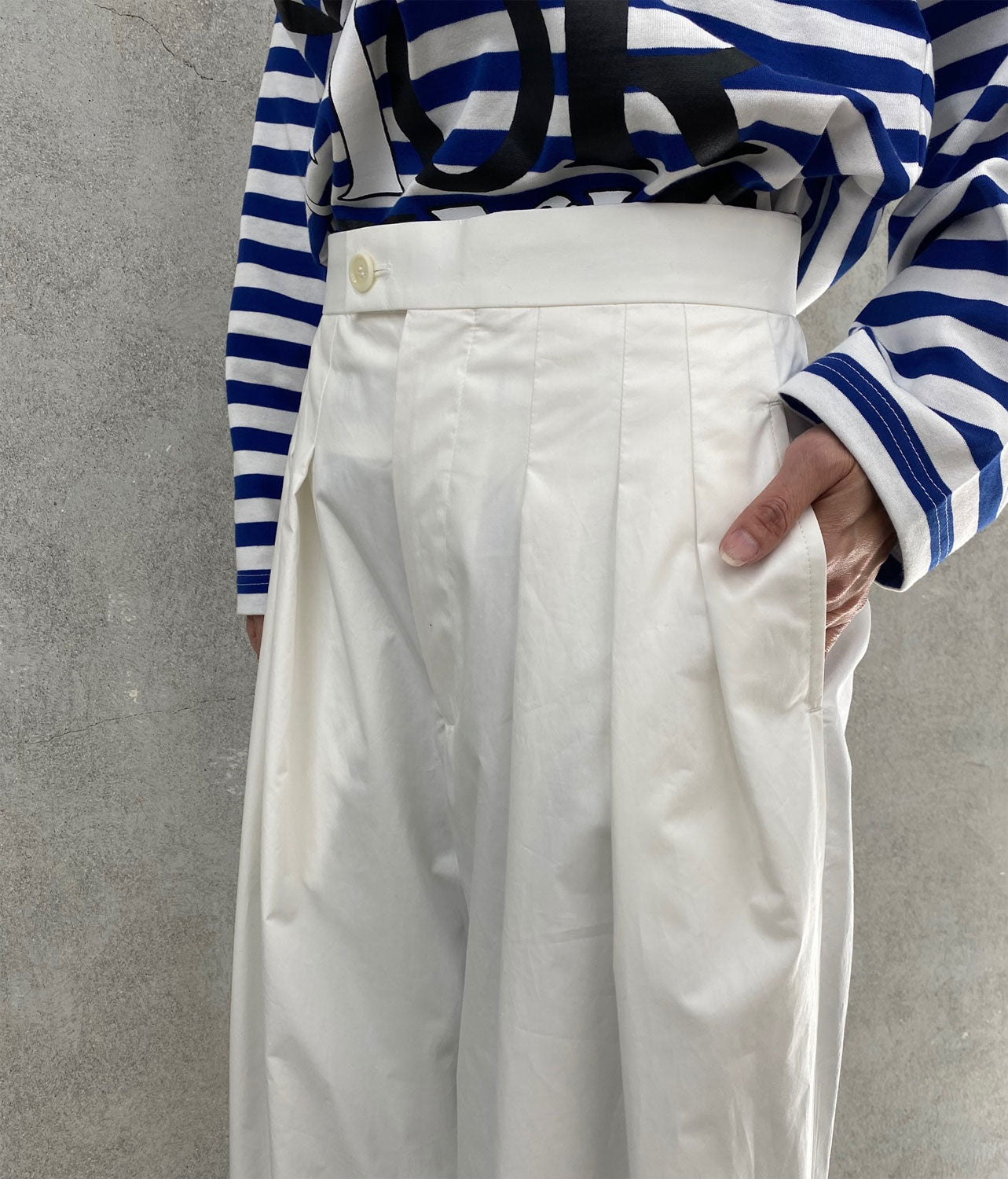 
                  
                    綿クロスタンブラー加工パンツ‐WHITE-
                  
                