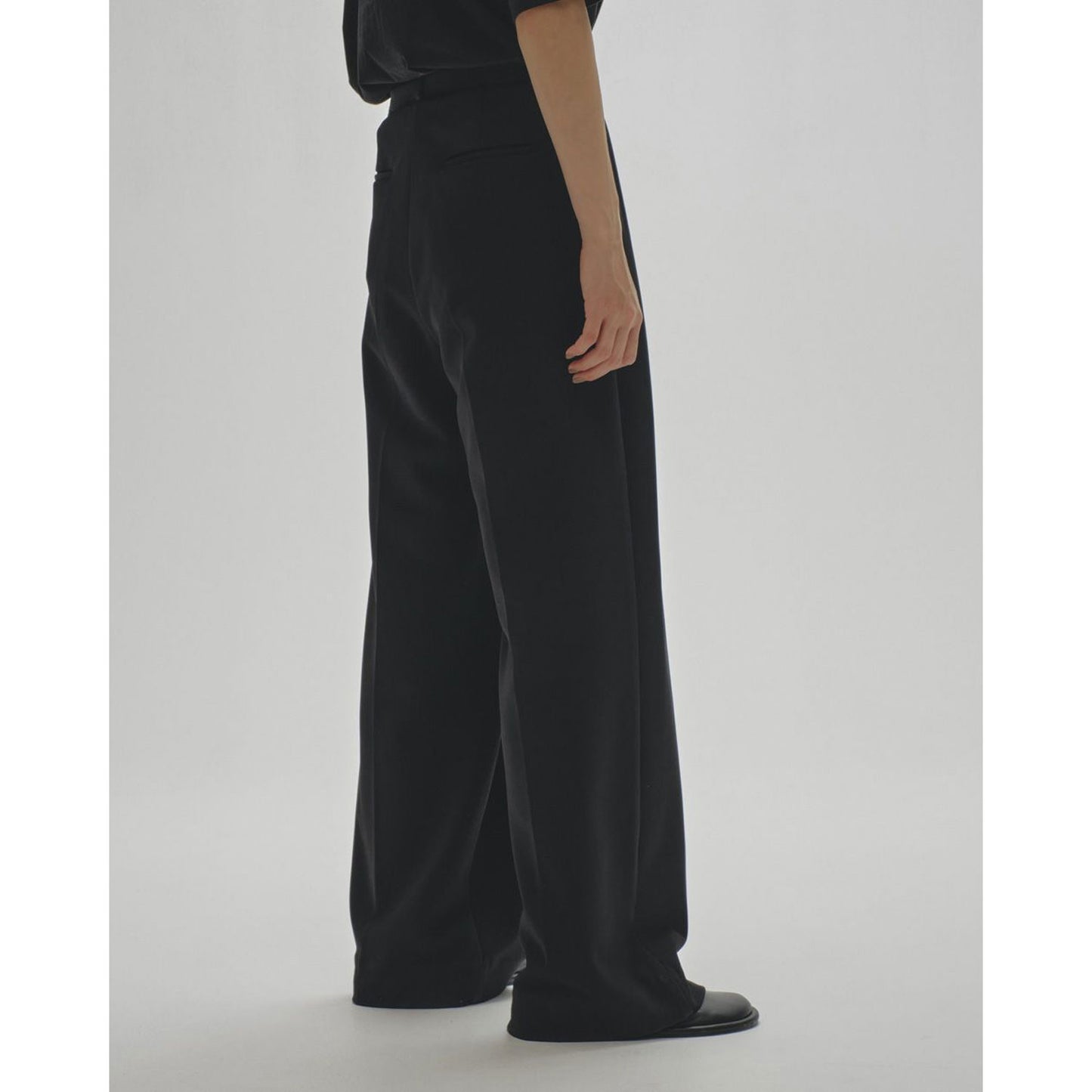 
                  
                    Doubletuck Twill Trousers-black-
                  
                
