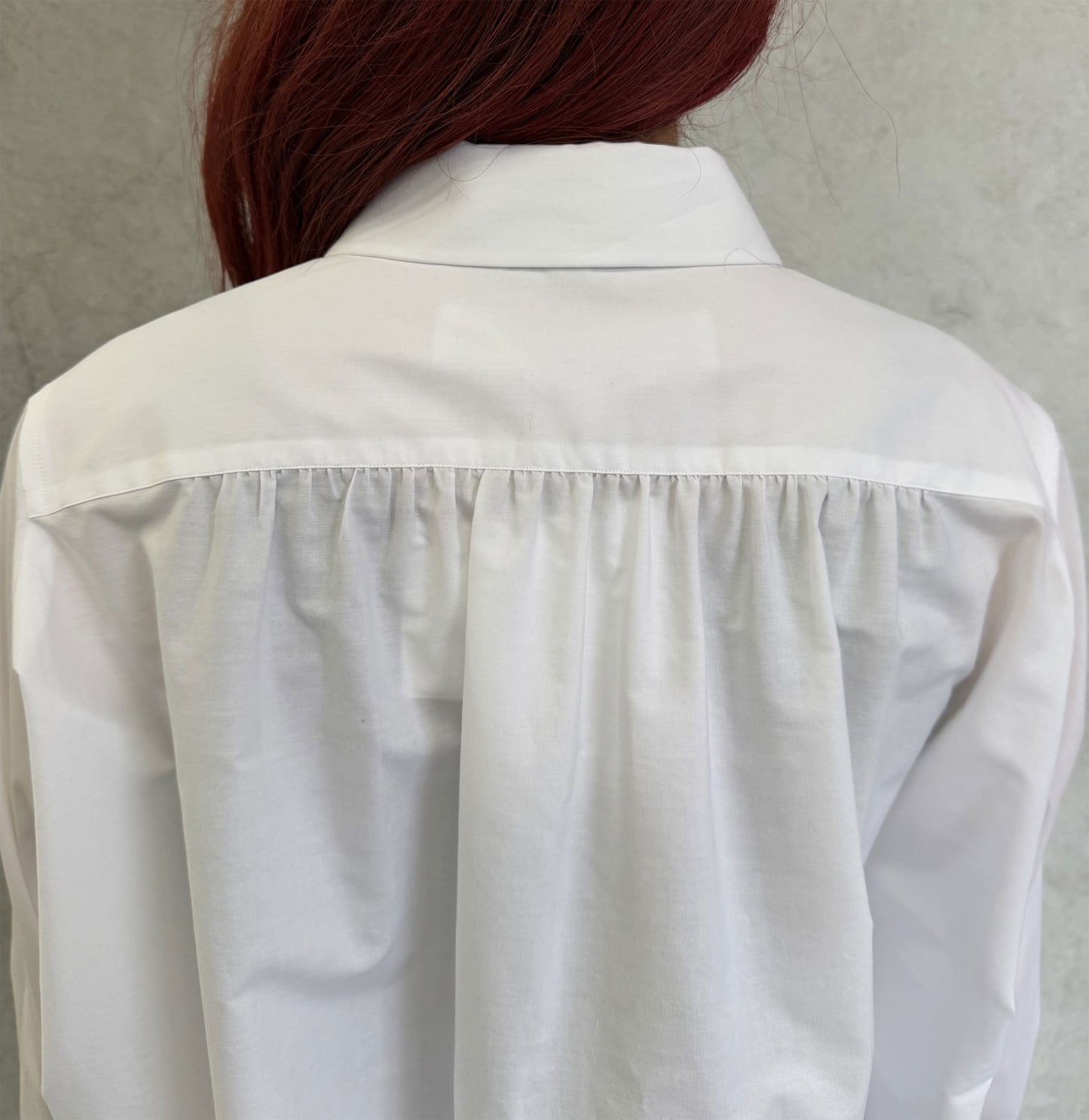 
                  
                    丸襟ギャザーシャツ -WHITE-
                  
                