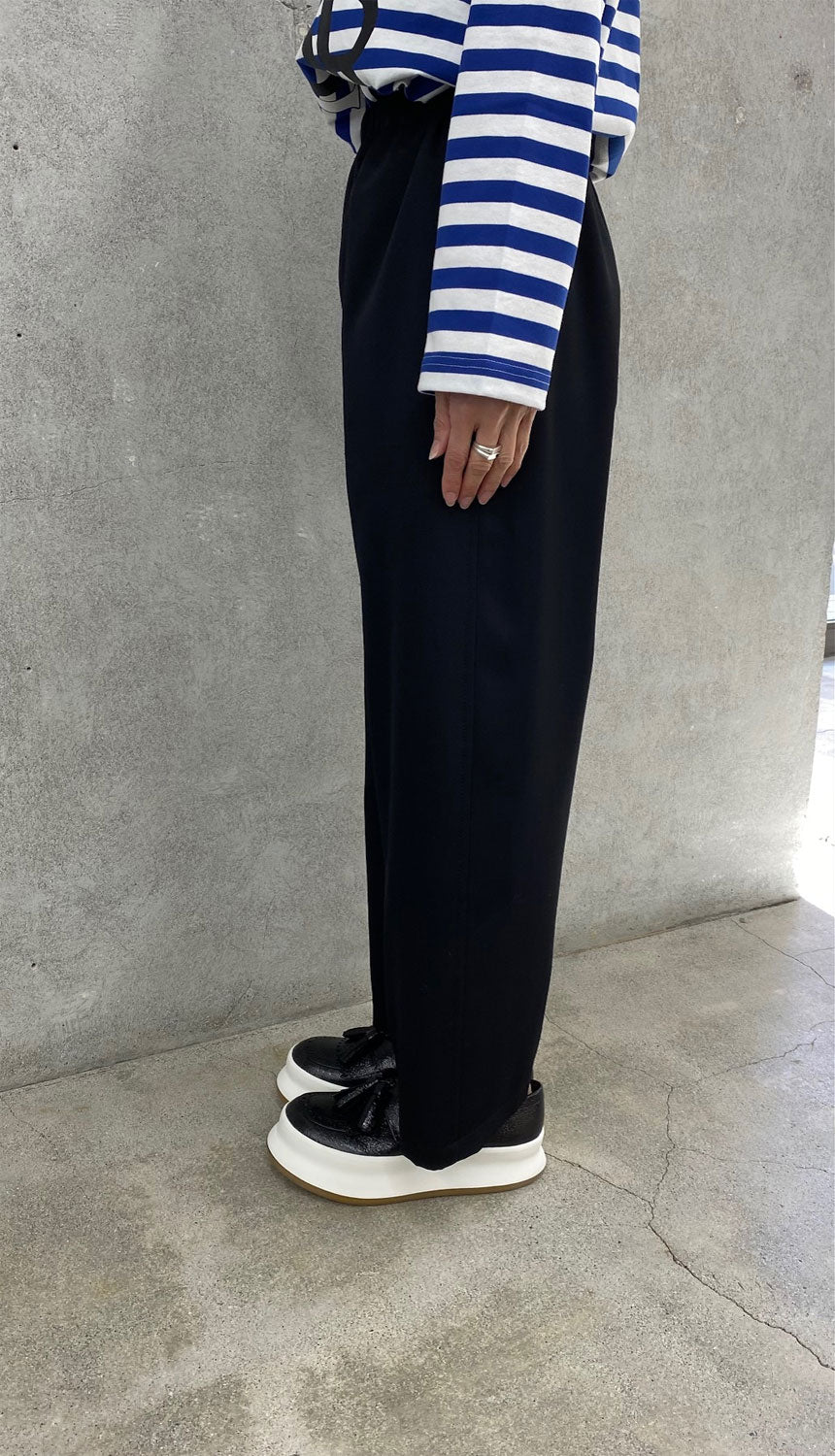 
                  
                    ウールイージーパンツ-BLACK-
                  
                