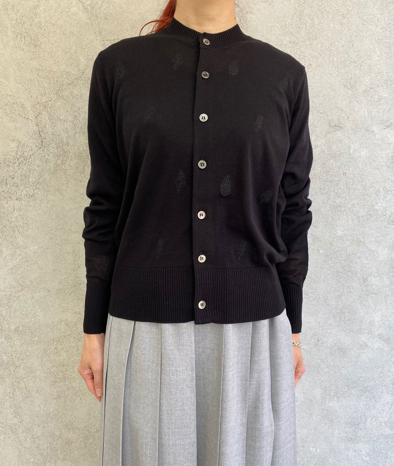 
                  
                    刺繍カーディガン-BLACK-
                  
                