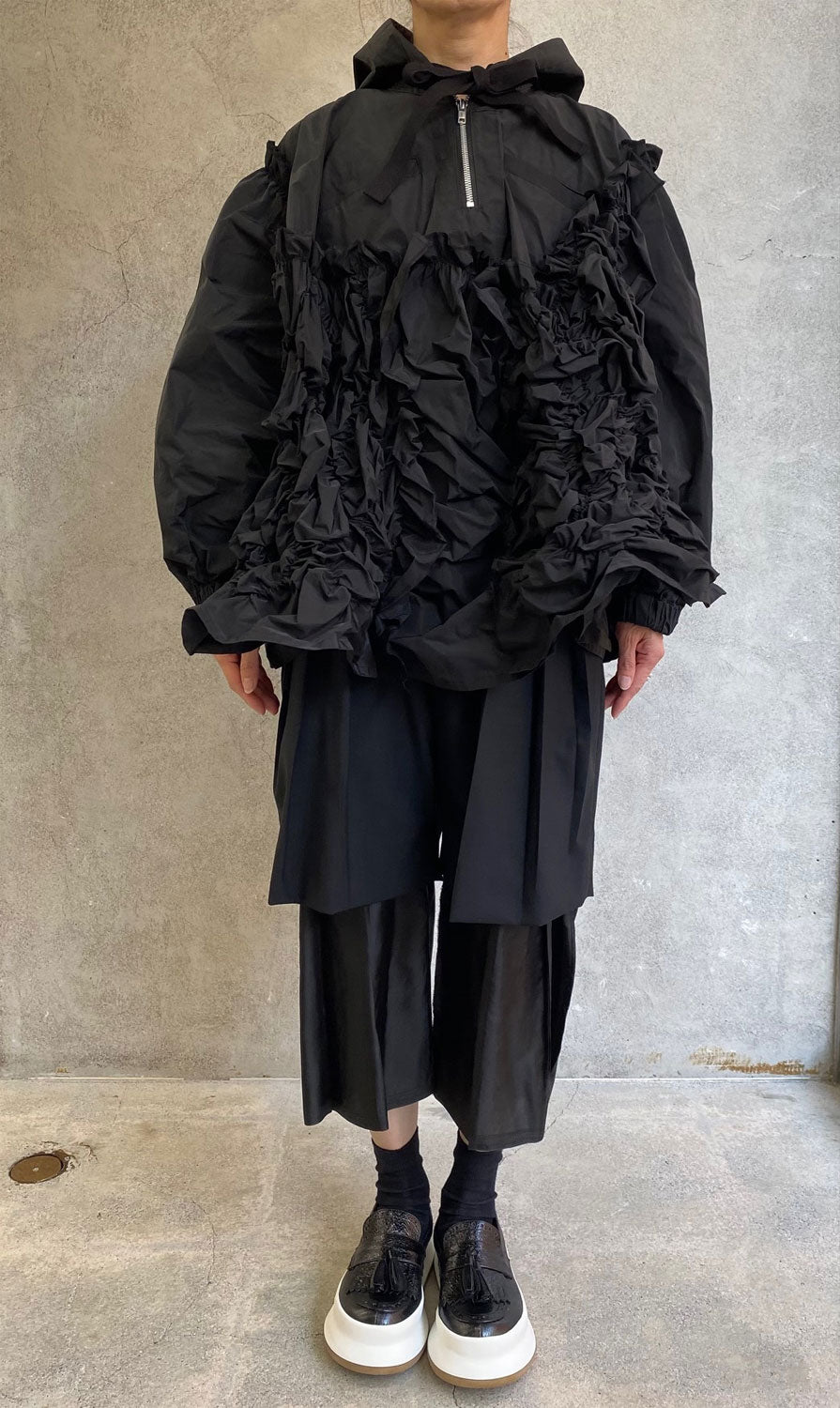 
                  
                    シャーリングフーディ -BLACK-
                  
                