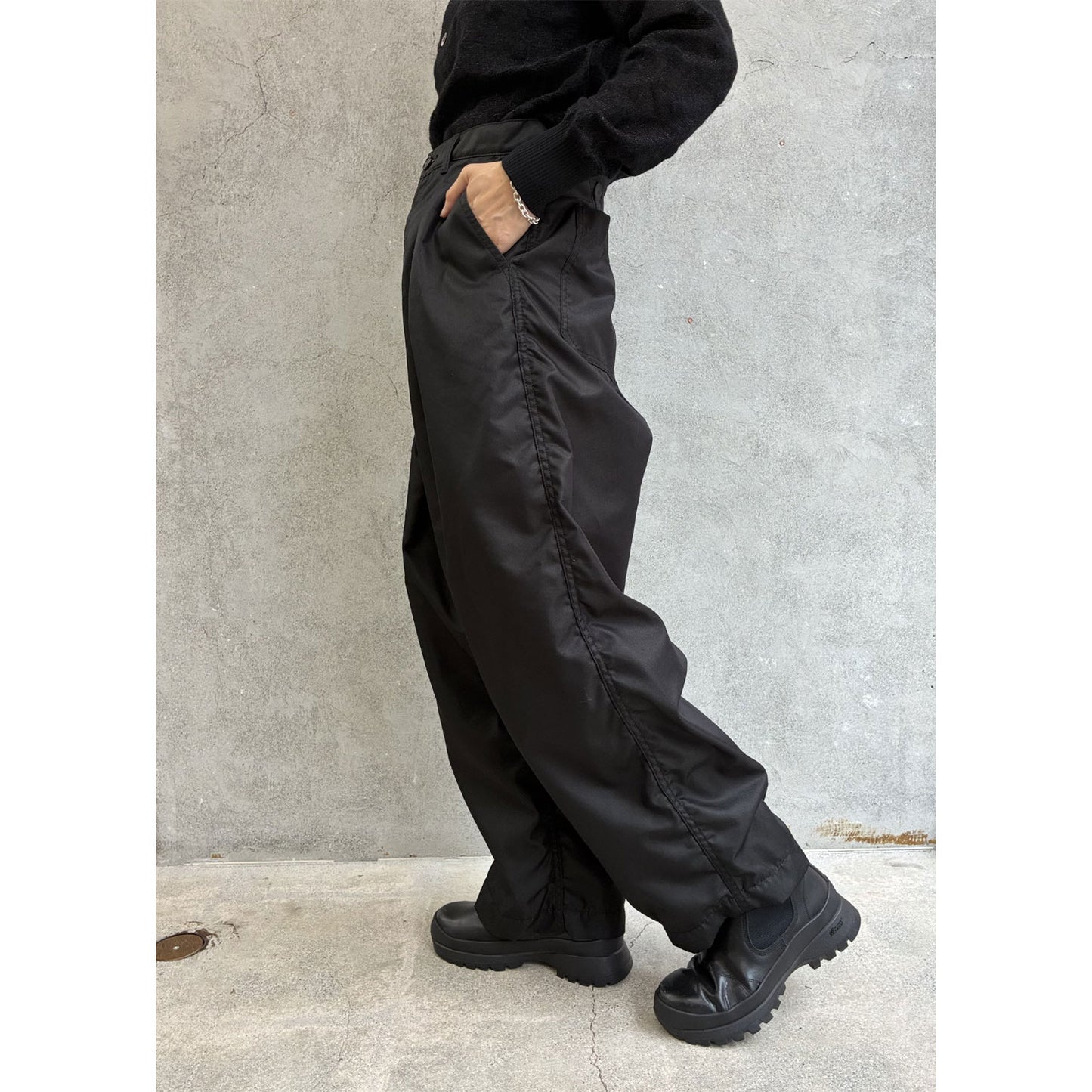 
                  
                    Cotton polyester twill pants
                  
                