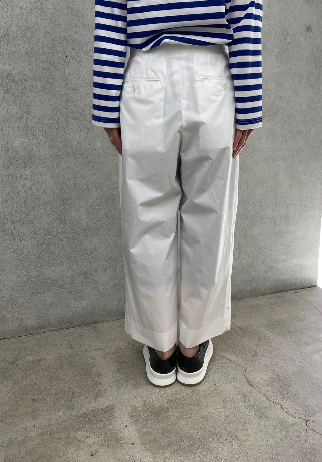 
                  
                    綿クロスタンブラー加工パンツ‐WHITE-
                  
                