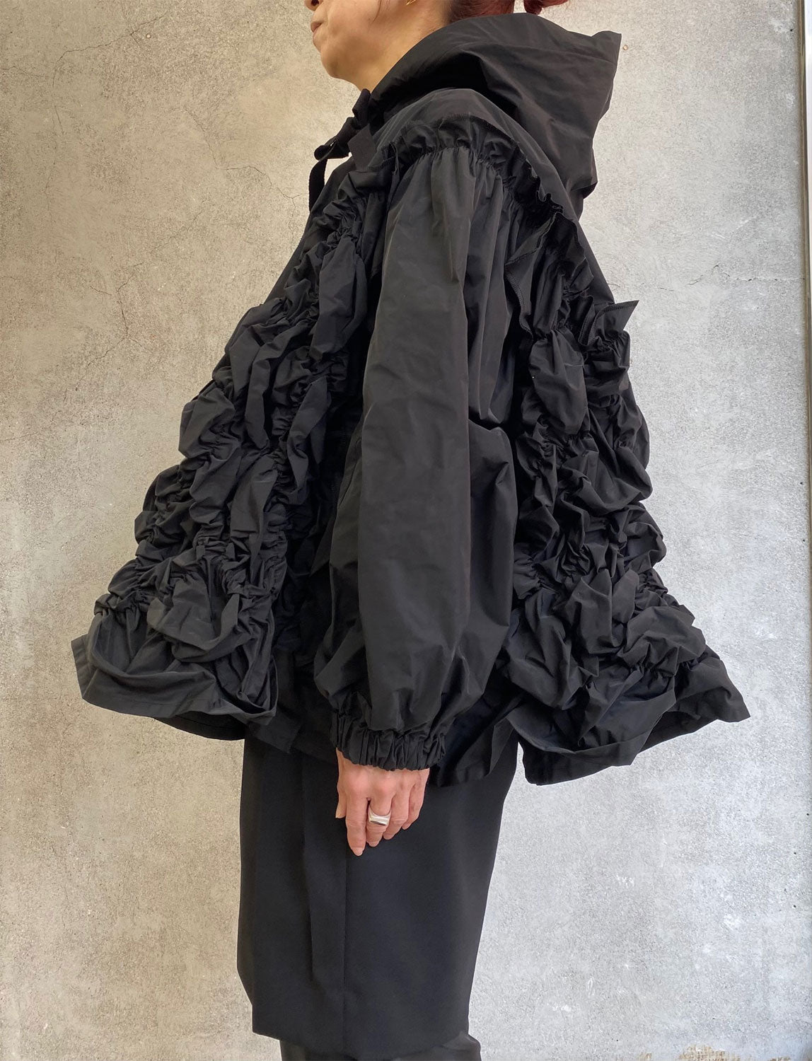 
                  
                    シャーリングフーディ -BLACK-
                  
                