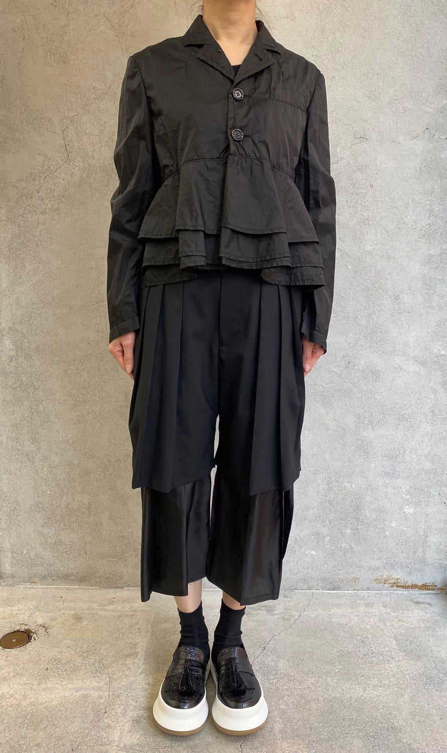 
                  
                    ナイロンタフタラッフルジャケット -BLACK-
                  
                