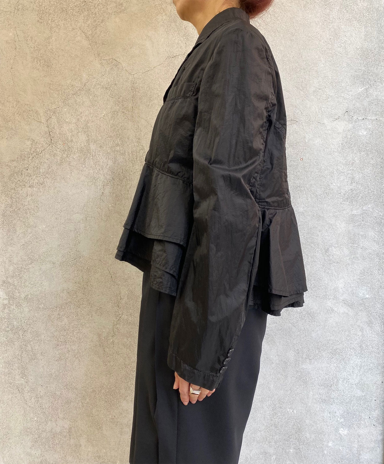 
                  
                    ナイロンタフタラッフルジャケット -BLACK-
                  
                