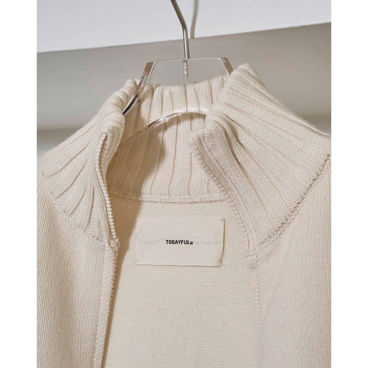 
                  
                    Compact Zip Knit-ivory-
                  
                