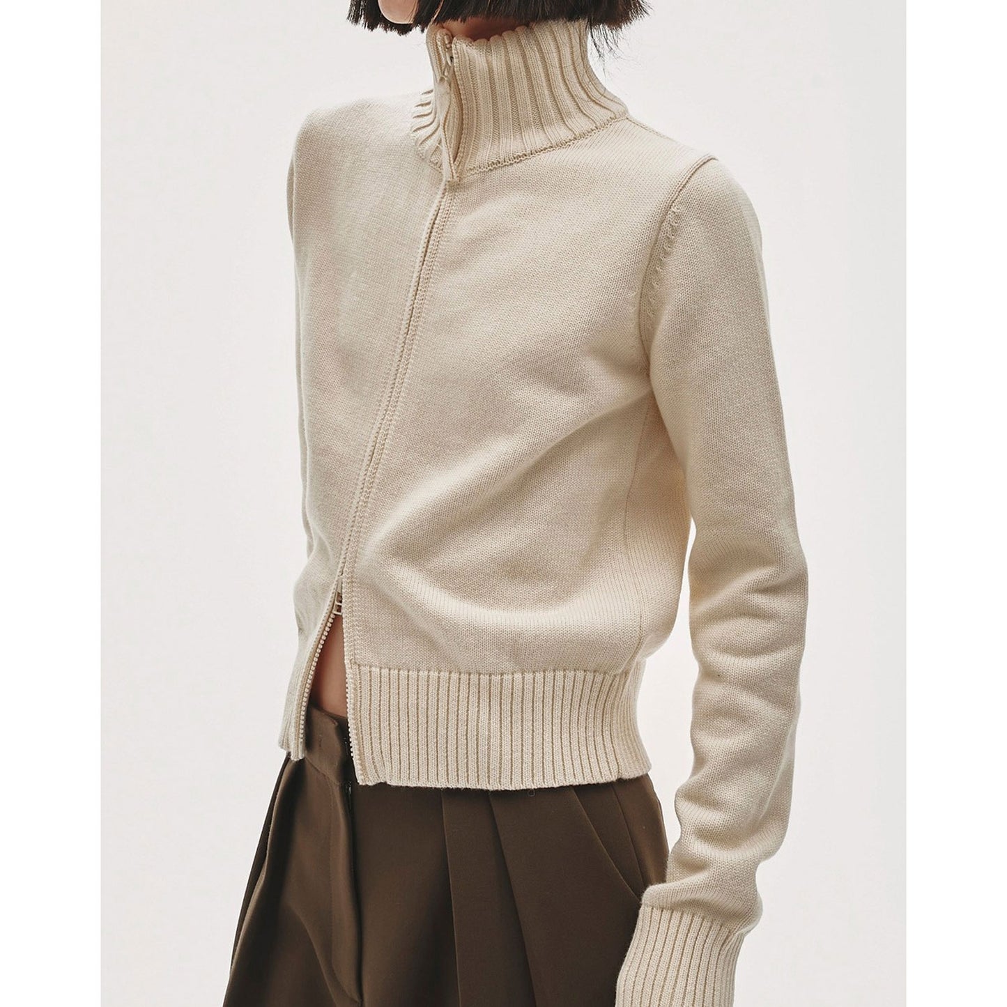 
                  
                    Compact Zip Knit-ivory-
                  
                
