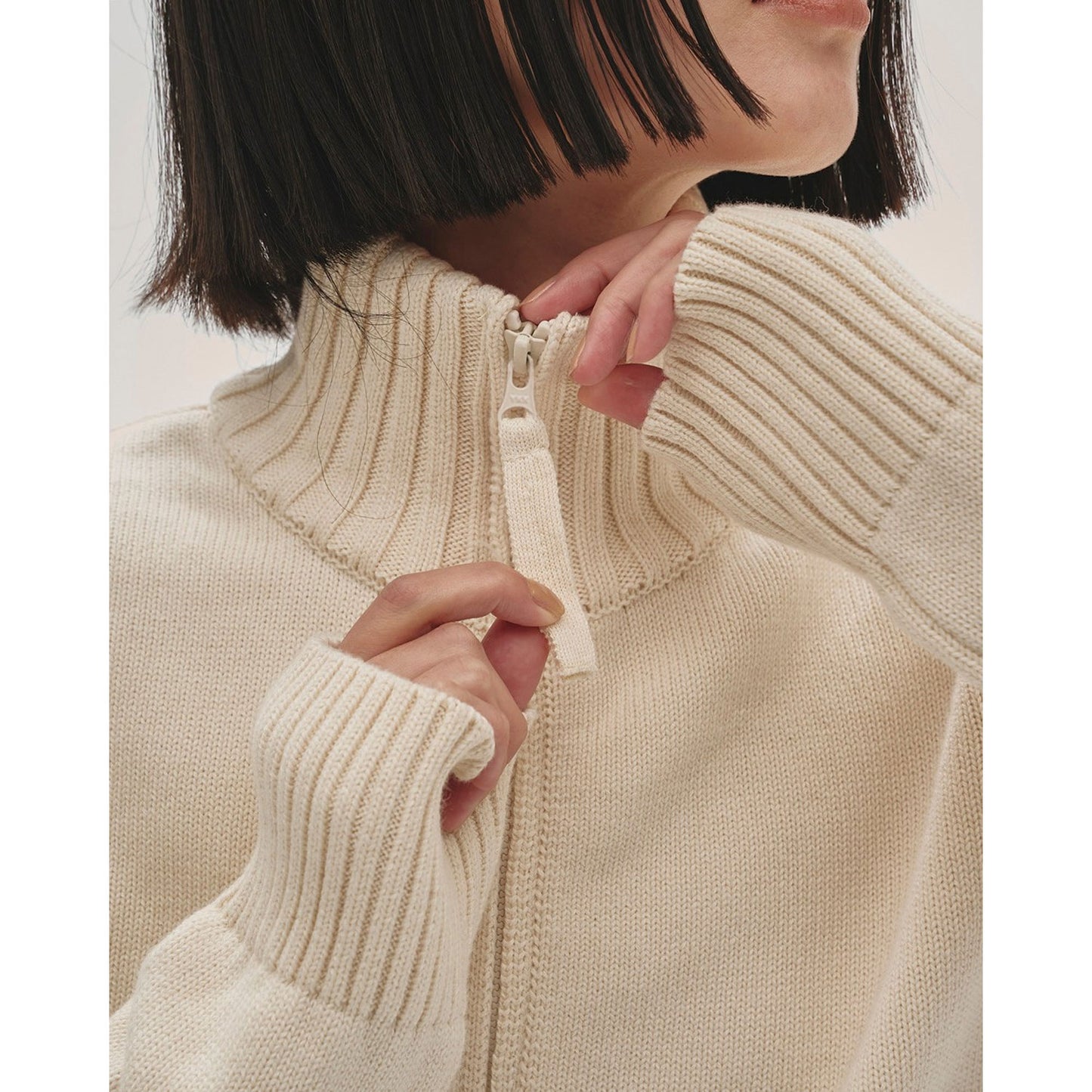 
                  
                    Compact Zip Knit-ivory-
                  
                