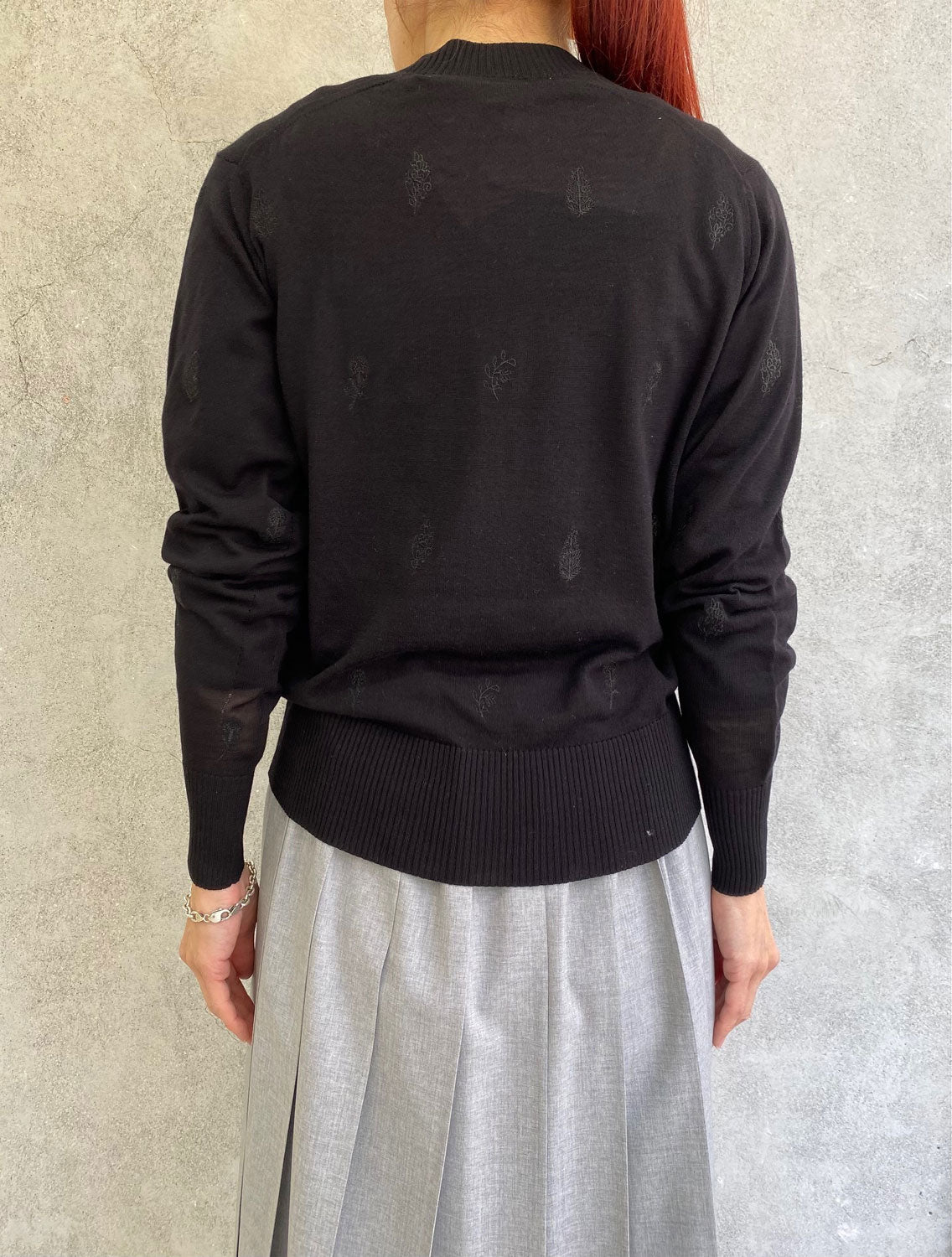 
                  
                    刺繍カーディガン-BLACK-
                  
                