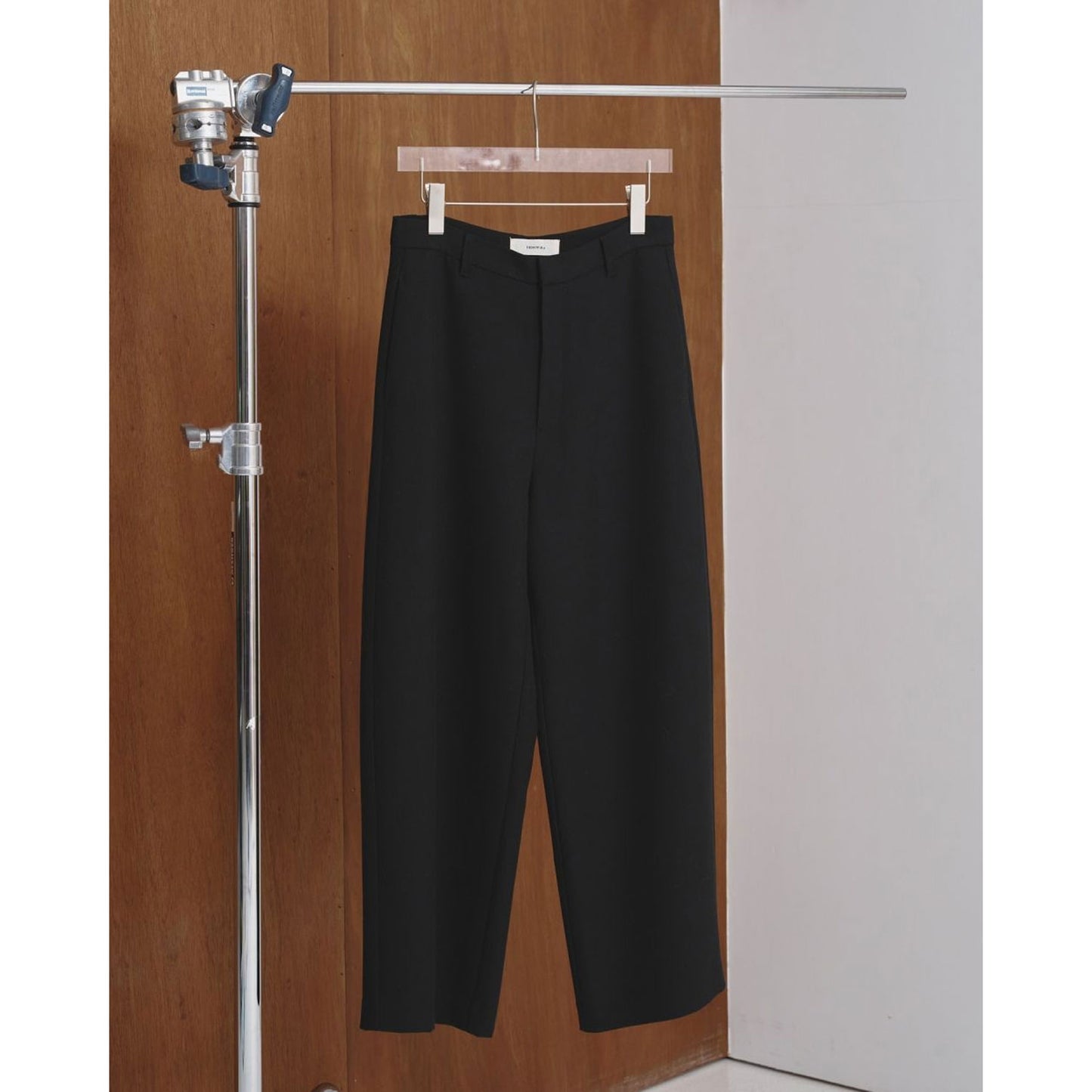 
                  
                    Wide Cocoon Trousers-ECRU-
                  
                