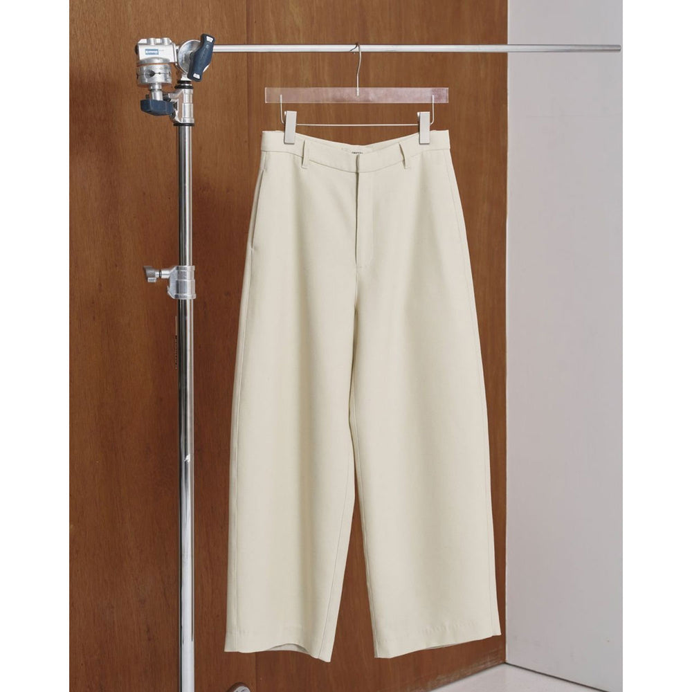
                  
                    Wide Cocoon Trousers-ECRU-
                  
                