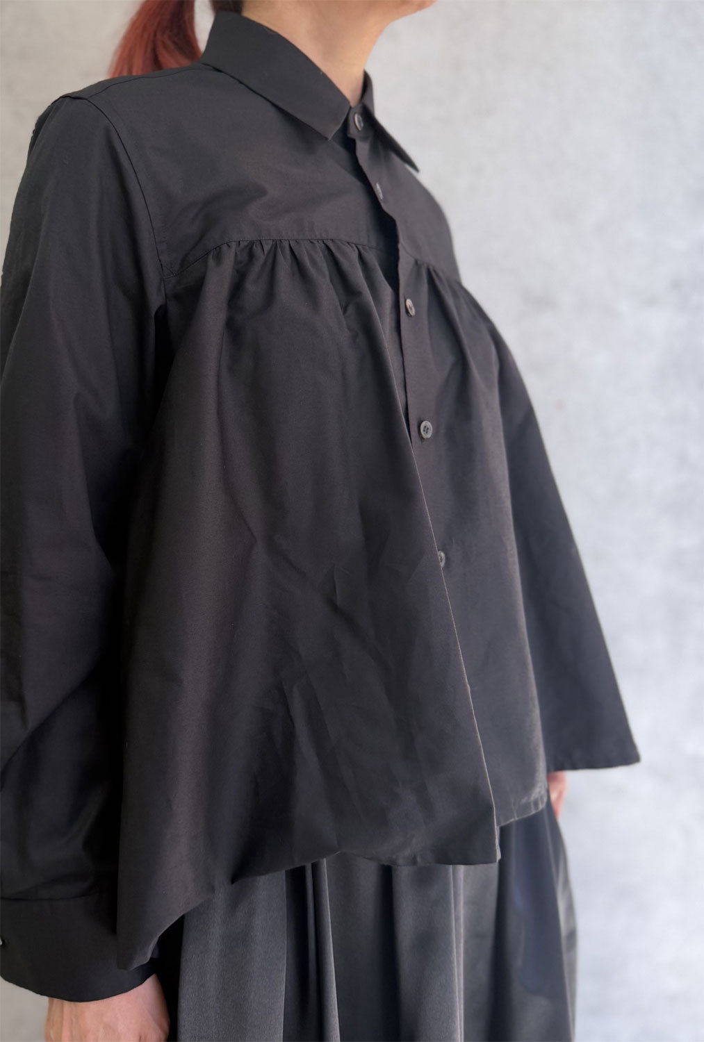 
                  
                    broadcloth gathered shirt
                  
                