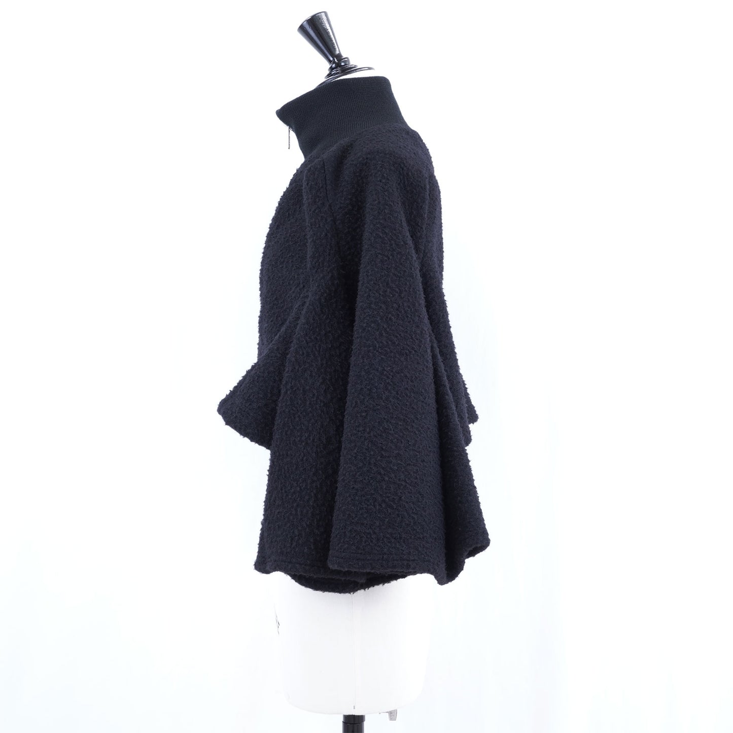 
                  
                    Fleece Flared-sleeve Short Jacket
                  
                
