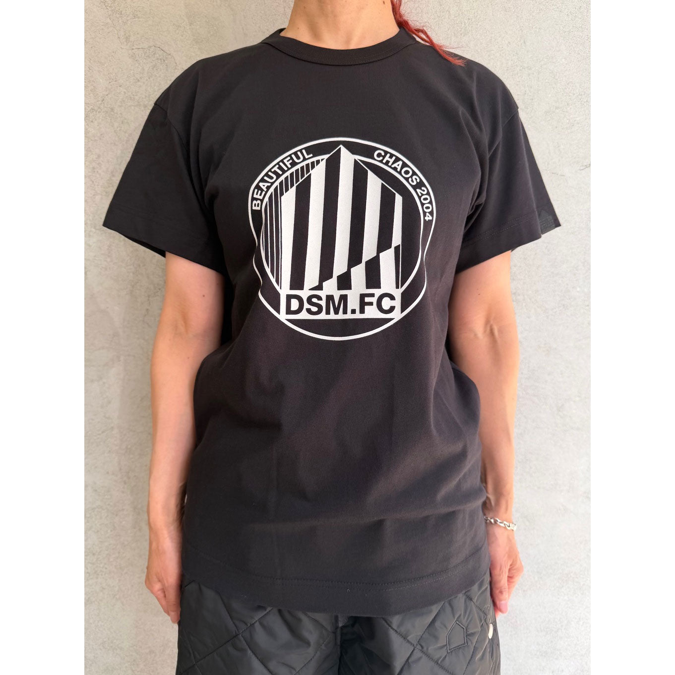 
                  
                    UNISEX LARGE EMBLEM PRINT SHORTSLEEVE TEE
                  
                