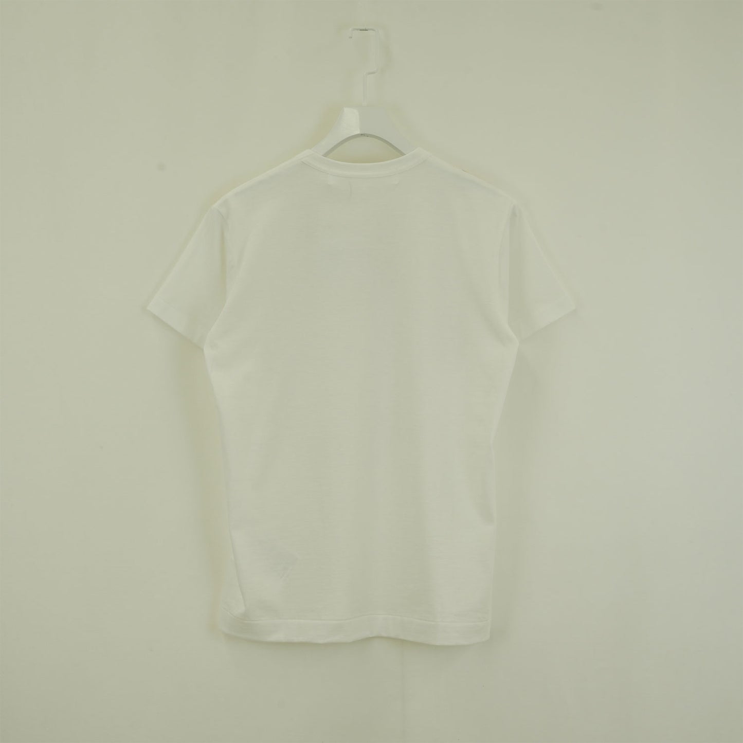 
                  
                    バラプリントTシャツ
                  
                
