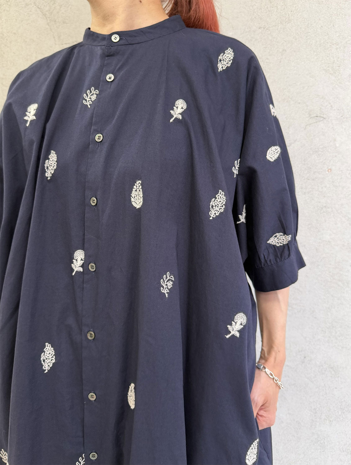 
                  
                    刺繍シャツワンピース
                  
                