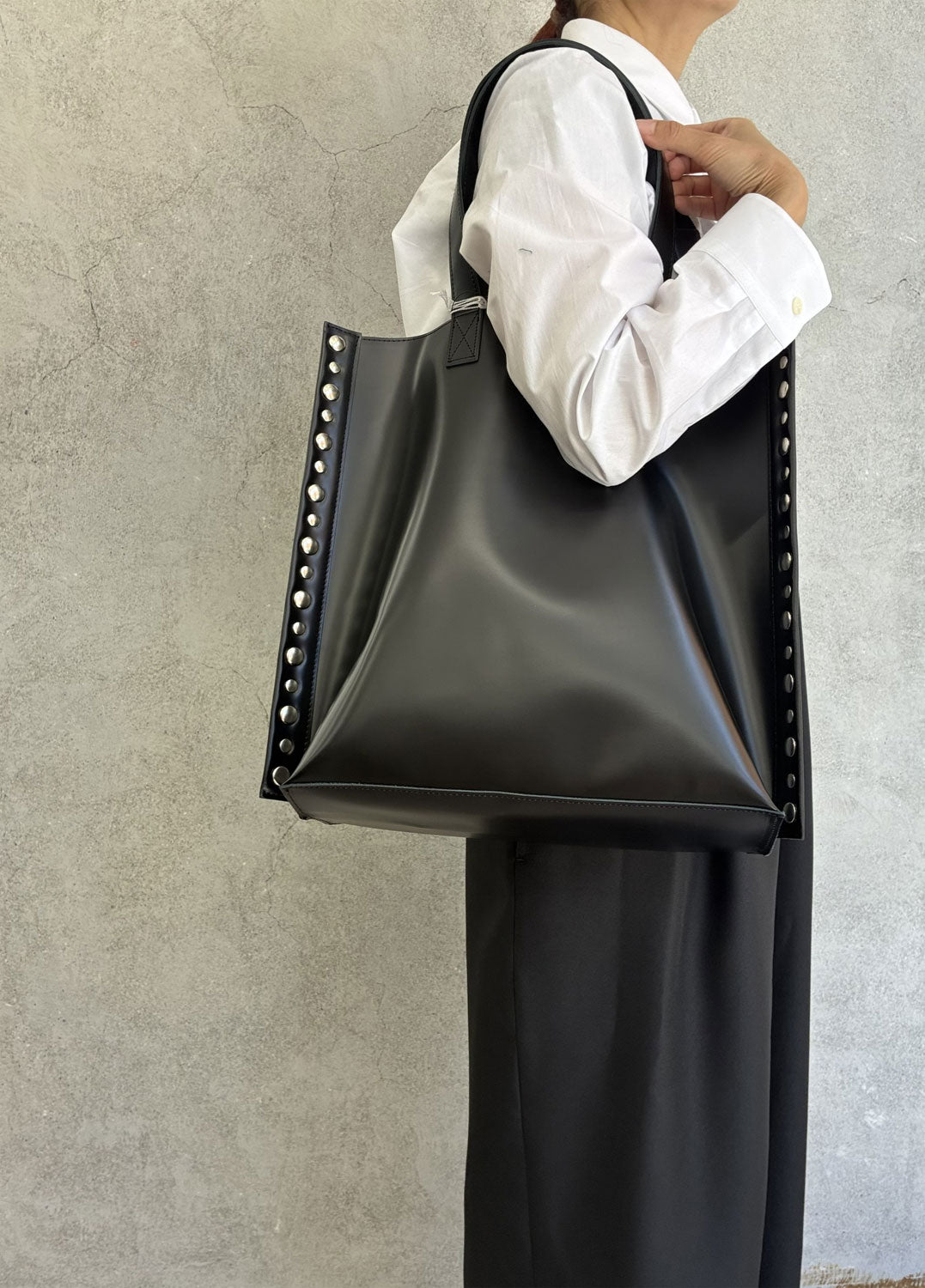 
                  
                    steer glass leather tote bag(M)
                  
                