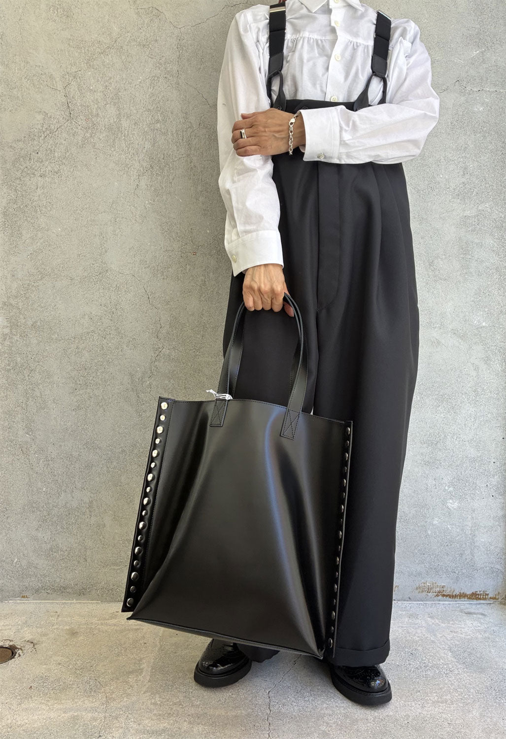 
                  
                    steer glass leather tote bag(M)
                  
                