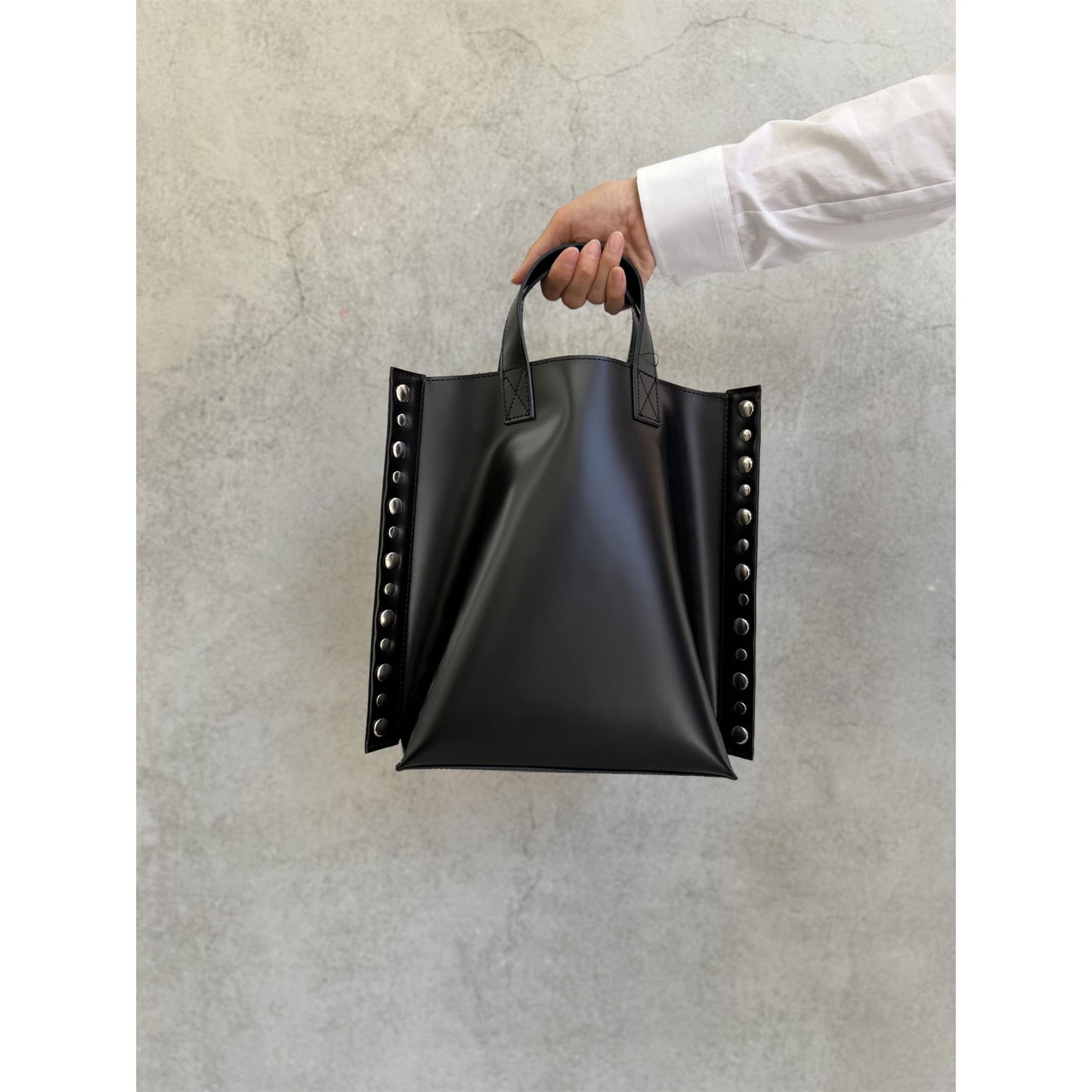 
                  
                    steer glass leather tote bag(S)
                  
                