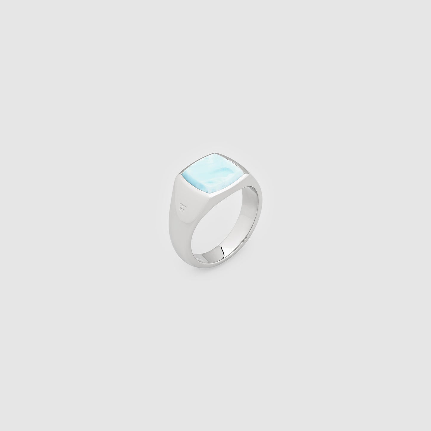 
                  
                    KAY RING ICE BLUE
                  
                