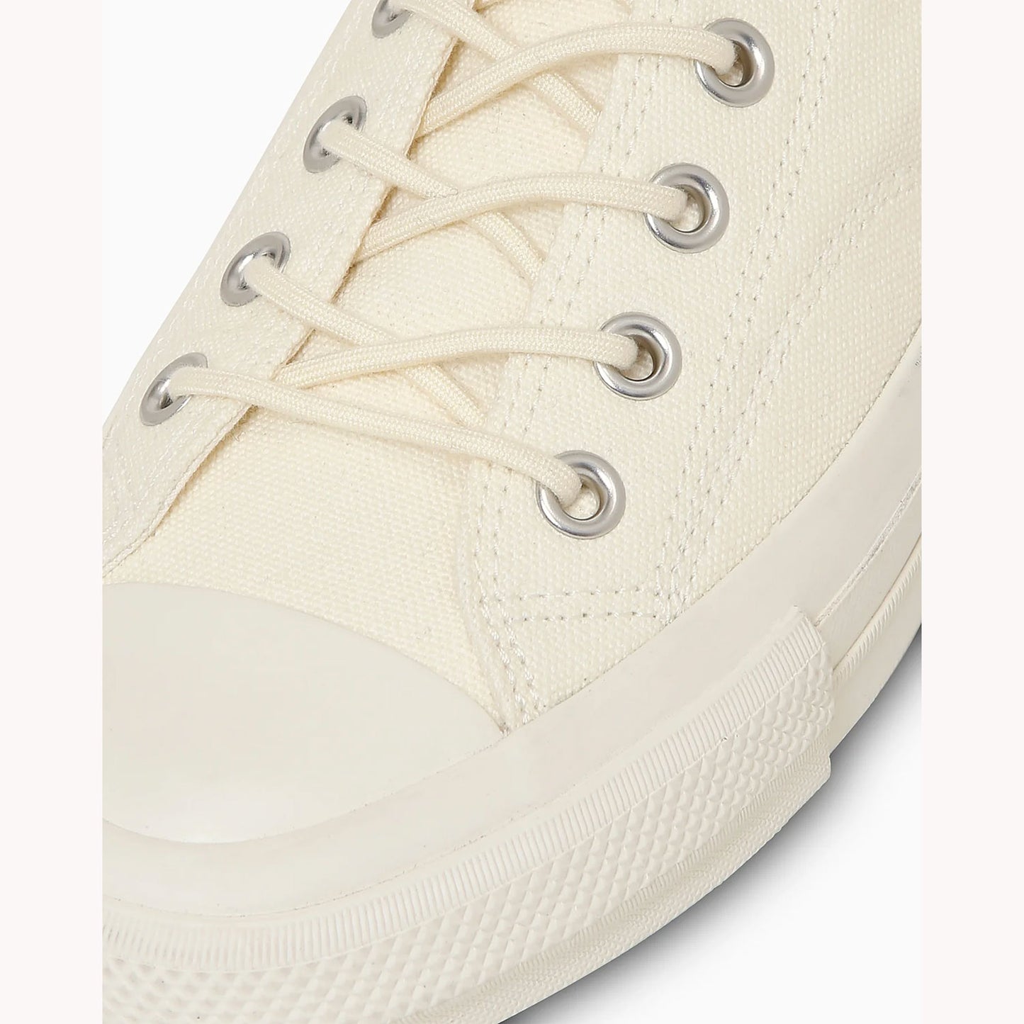 
                  
                    CHUCK TAYLOR CANVAS OX
                  
                