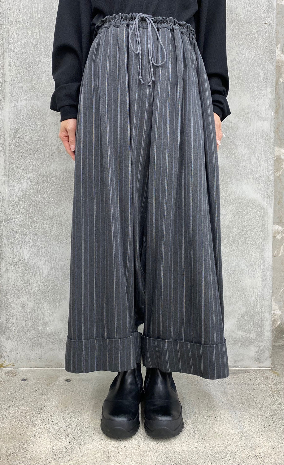 
                  
                    RY/ STRIPE WIDE MACKIN SAROUEL PANTS
                  
                