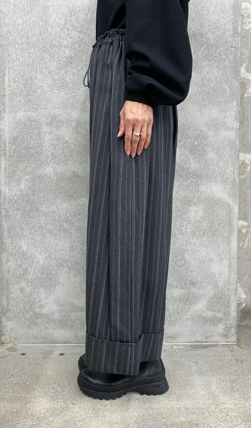 
                  
                    RY/ STRIPE WIDE MACKIN SAROUEL PANTS
                  
                