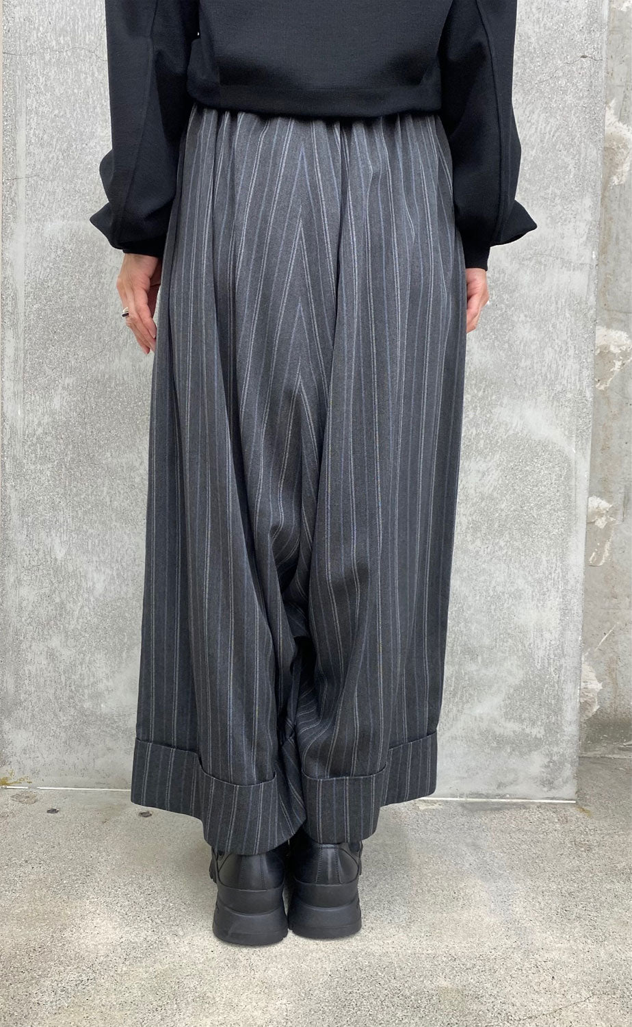 
                  
                    RY/ STRIPE WIDE MACKIN SAROUEL PANTS
                  
                