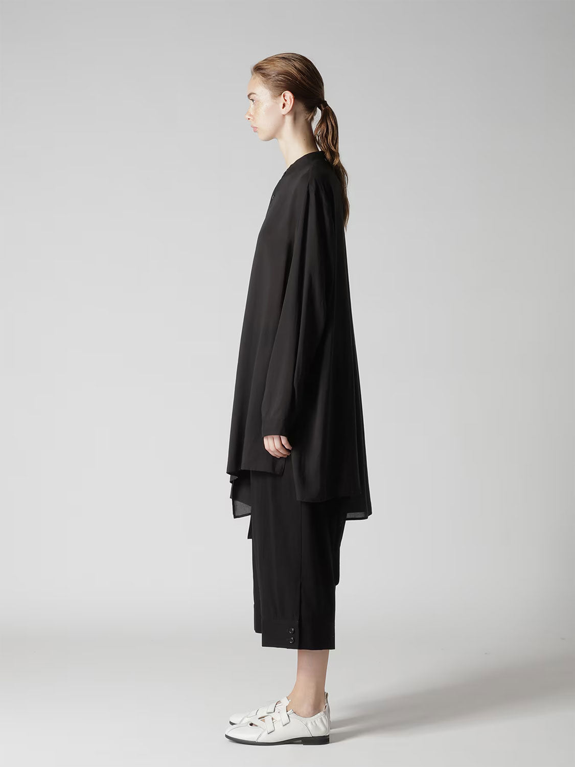 
                  
                    CELLULOSE LAWN STAND COLLAR BLOUSE-BLACK-
                  
                