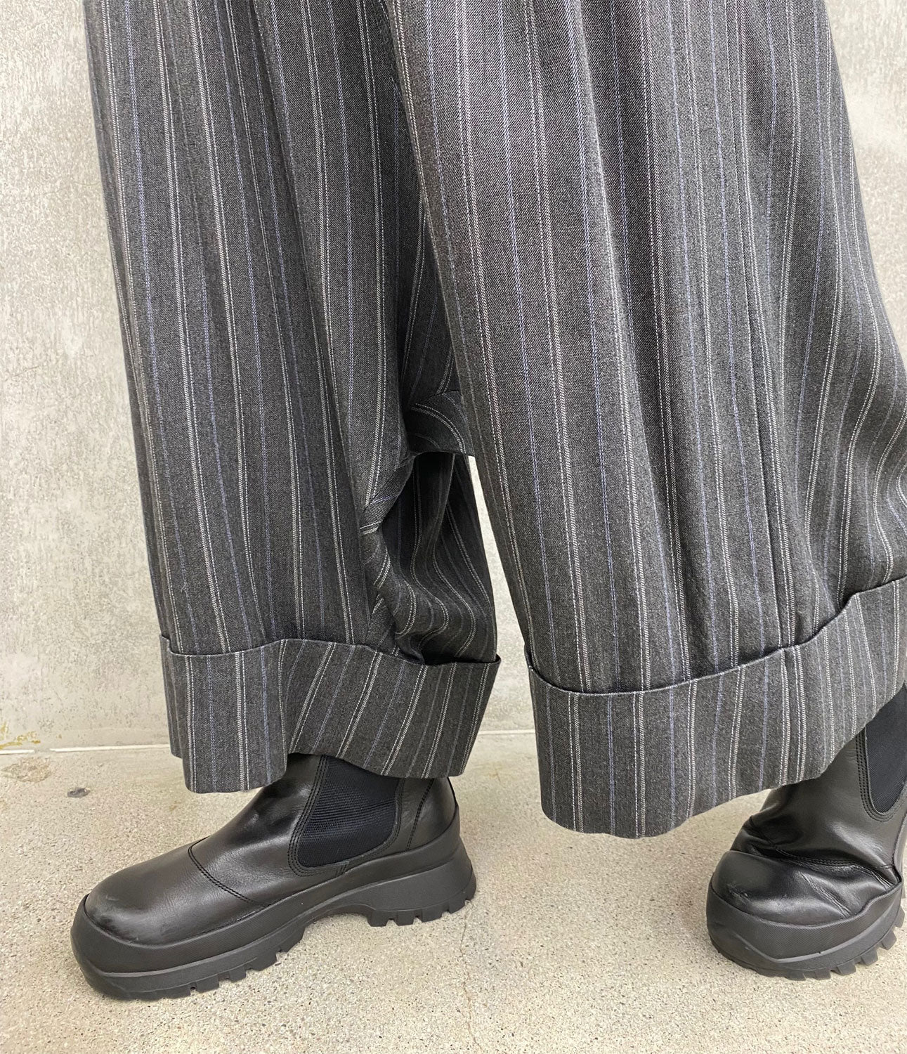 
                  
                    RY/ STRIPE WIDE MACKIN SAROUEL PANTS
                  
                