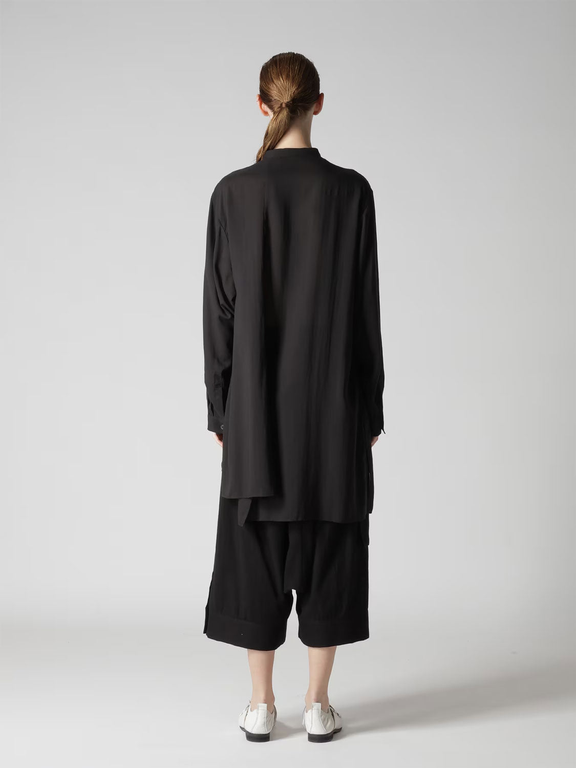 
                  
                    CELLULOSE LAWN STAND COLLAR BLOUSE-BLACK-
                  
                