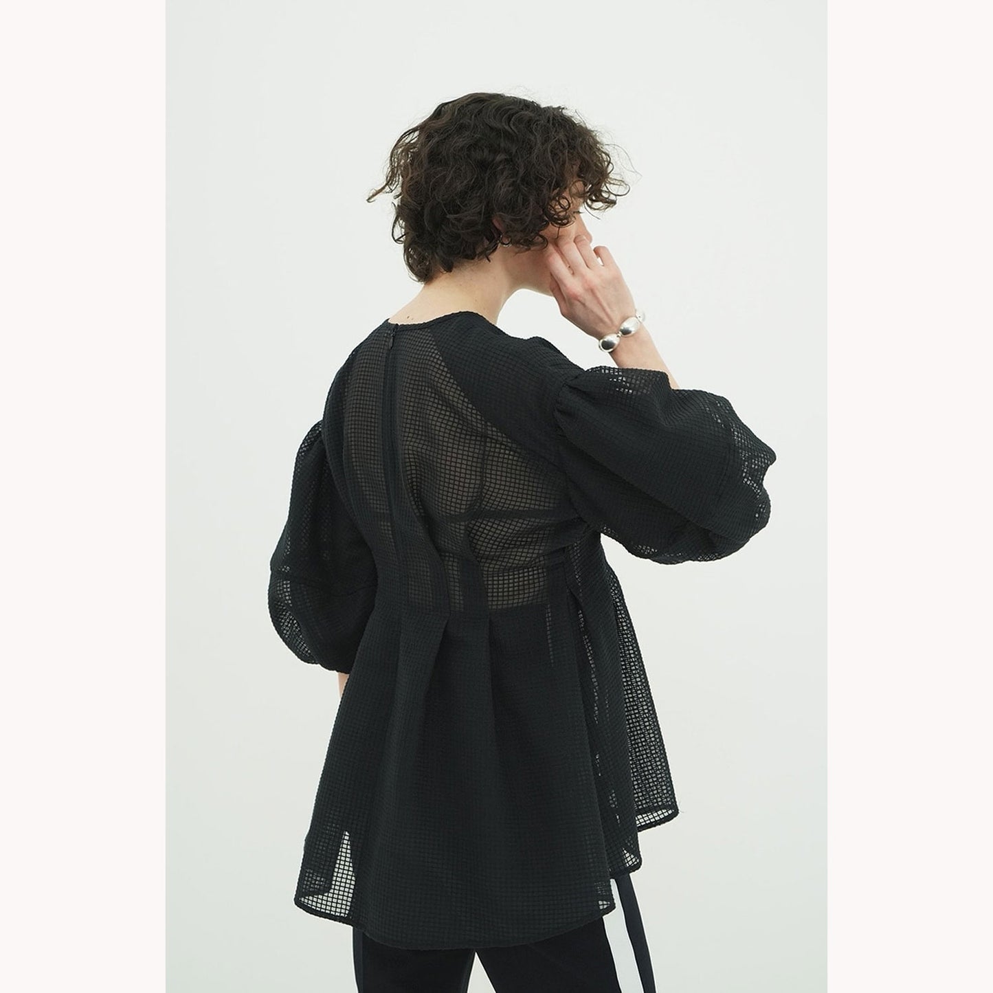 
                  
                    SHEER PLAID VOLUME SLEEVE TOPS -BLACK-
                  
                
