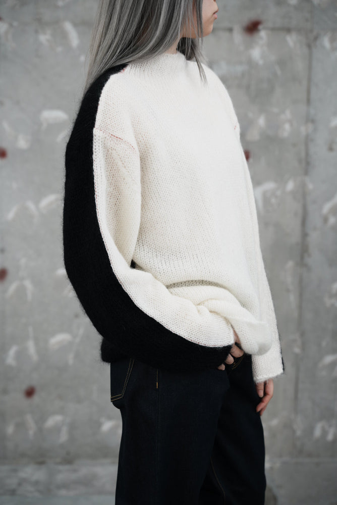 
                  
                    side-c wooled mohair knitted pullover
                  
                