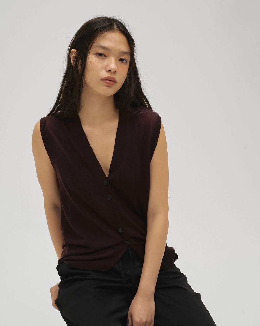 TODAYFUL Tencelsilk Knit Vest ブラック Tencelsilk Knit Vest – OBLIGE