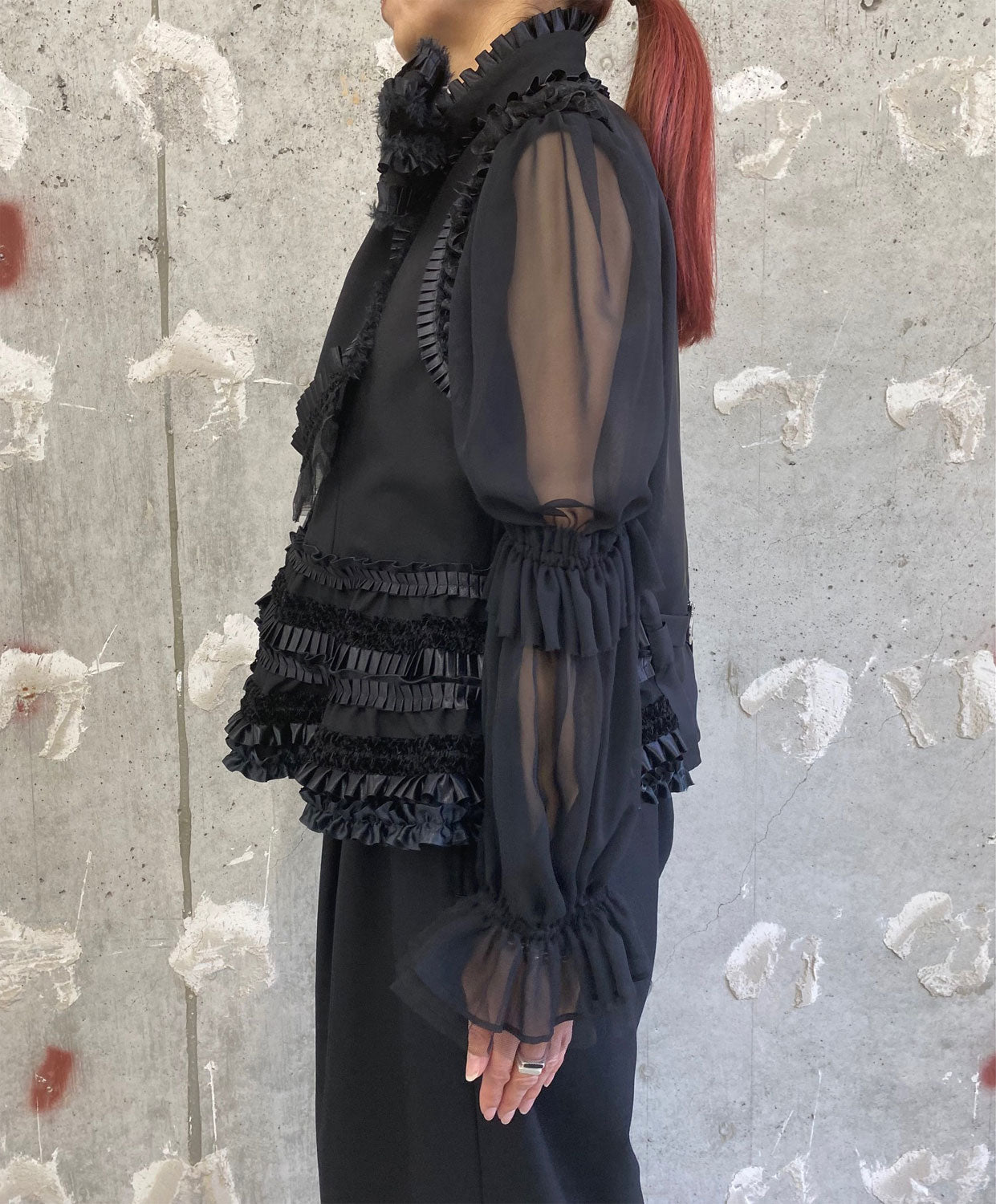 
                  
                    フリルベスト-BLACK-
                  
                