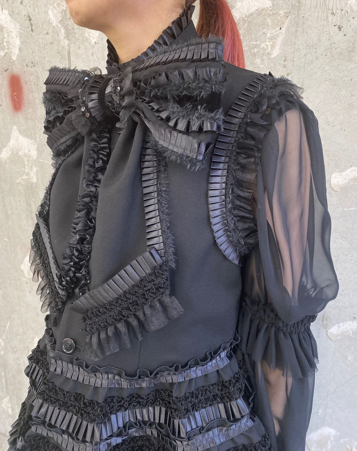 
                  
                    フリルベスト-BLACK-
                  
                