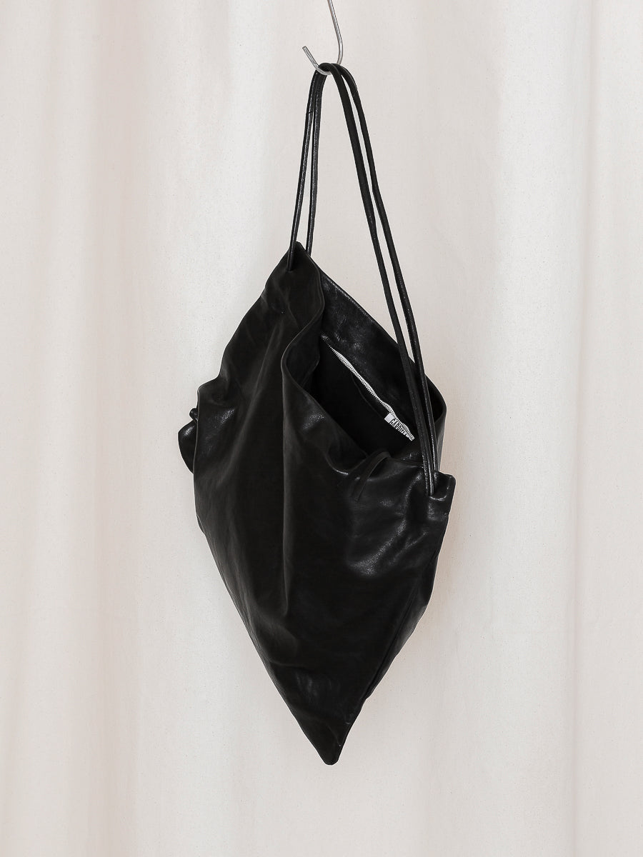 
                  
                    LEATHER GATHERED CROSSED BAG
                  
                