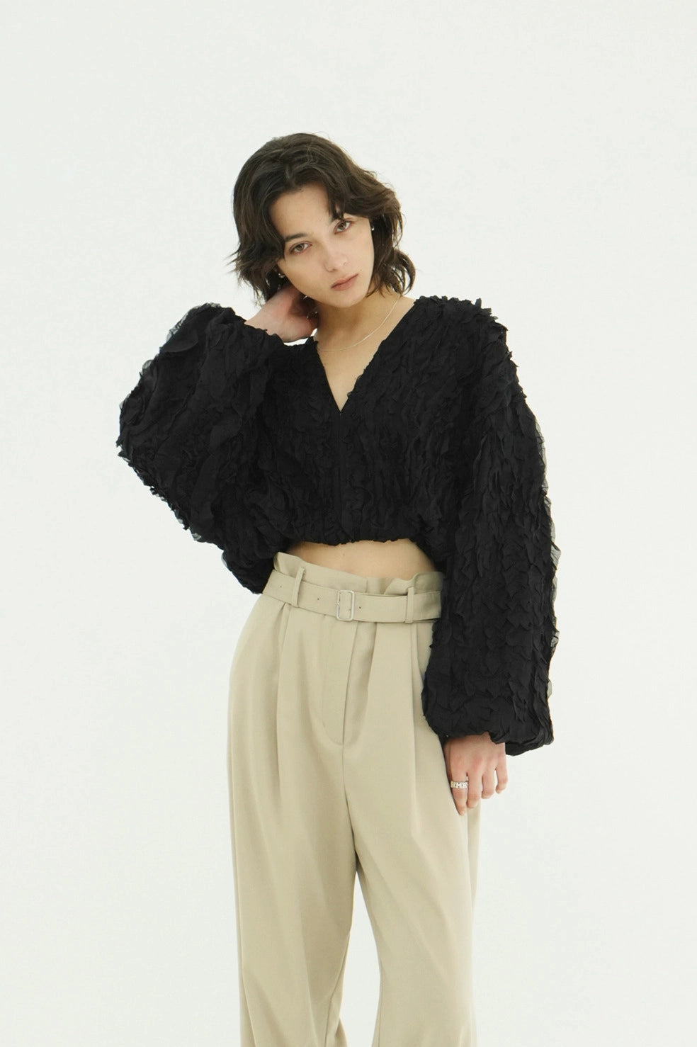 
                  
                    TOPSTITCHED FRILL BOLERO-BLACK-
                  
                