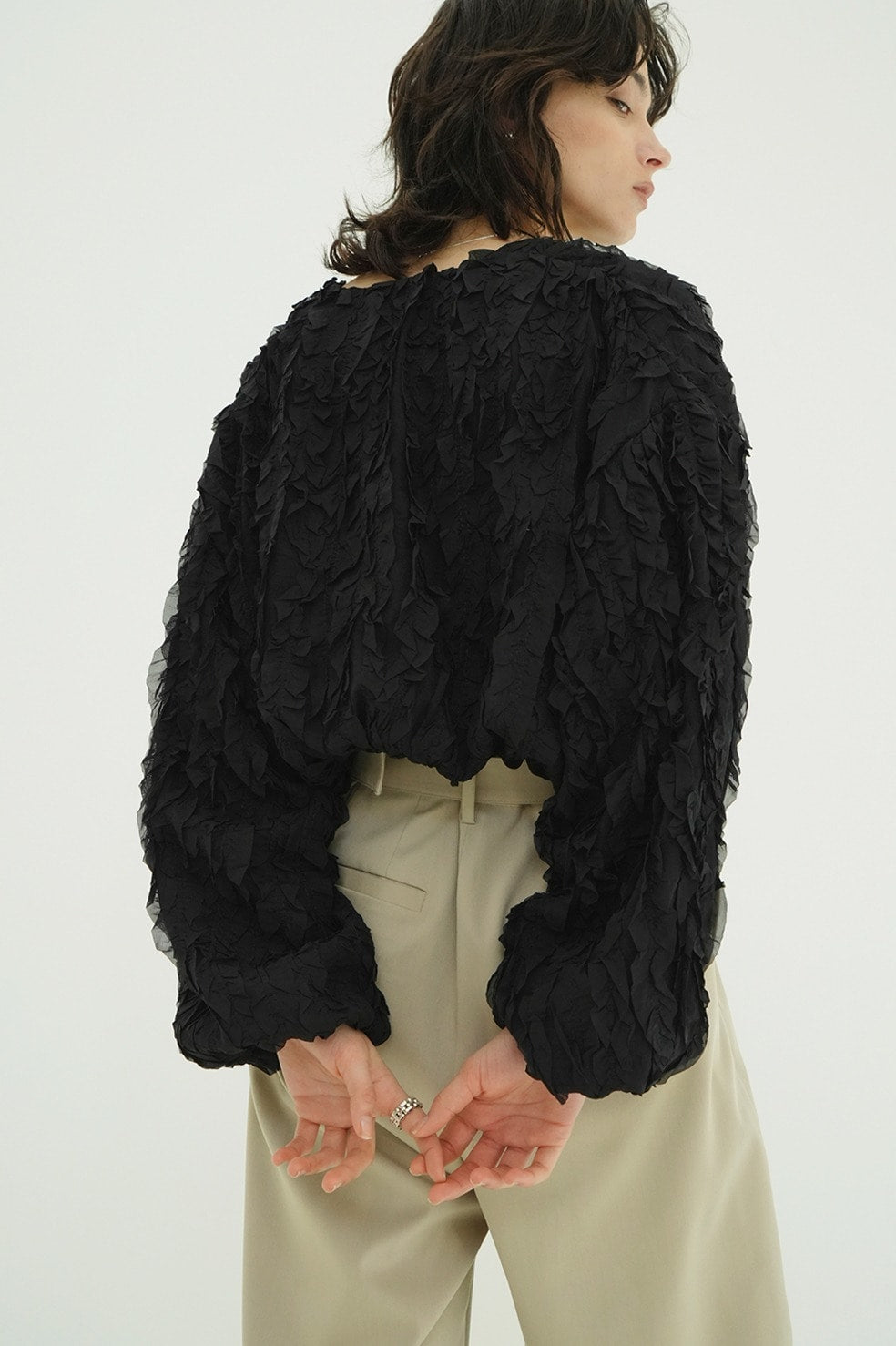 
                  
                    TOPSTITCHED FRILL BOLERO-BLACK-
                  
                