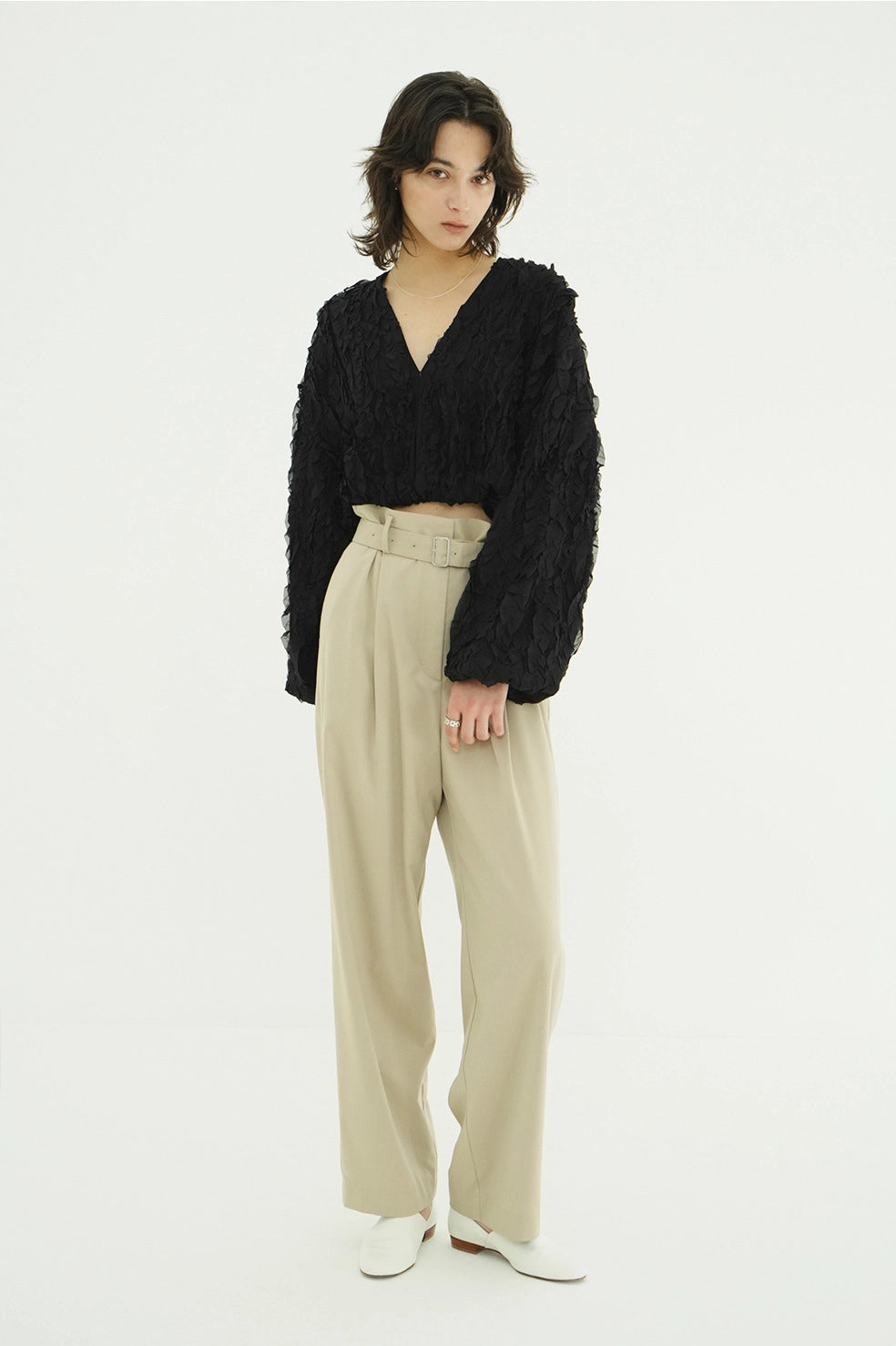 
                  
                    TOPSTITCHED FRILL BOLERO-BLACK-
                  
                