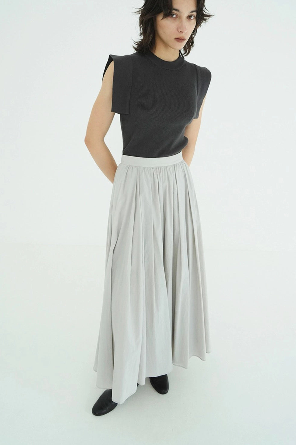 
                  
                    SQUARE SLEEVE KNIT TOPS-CHARCOAL GRAY-
                  
                