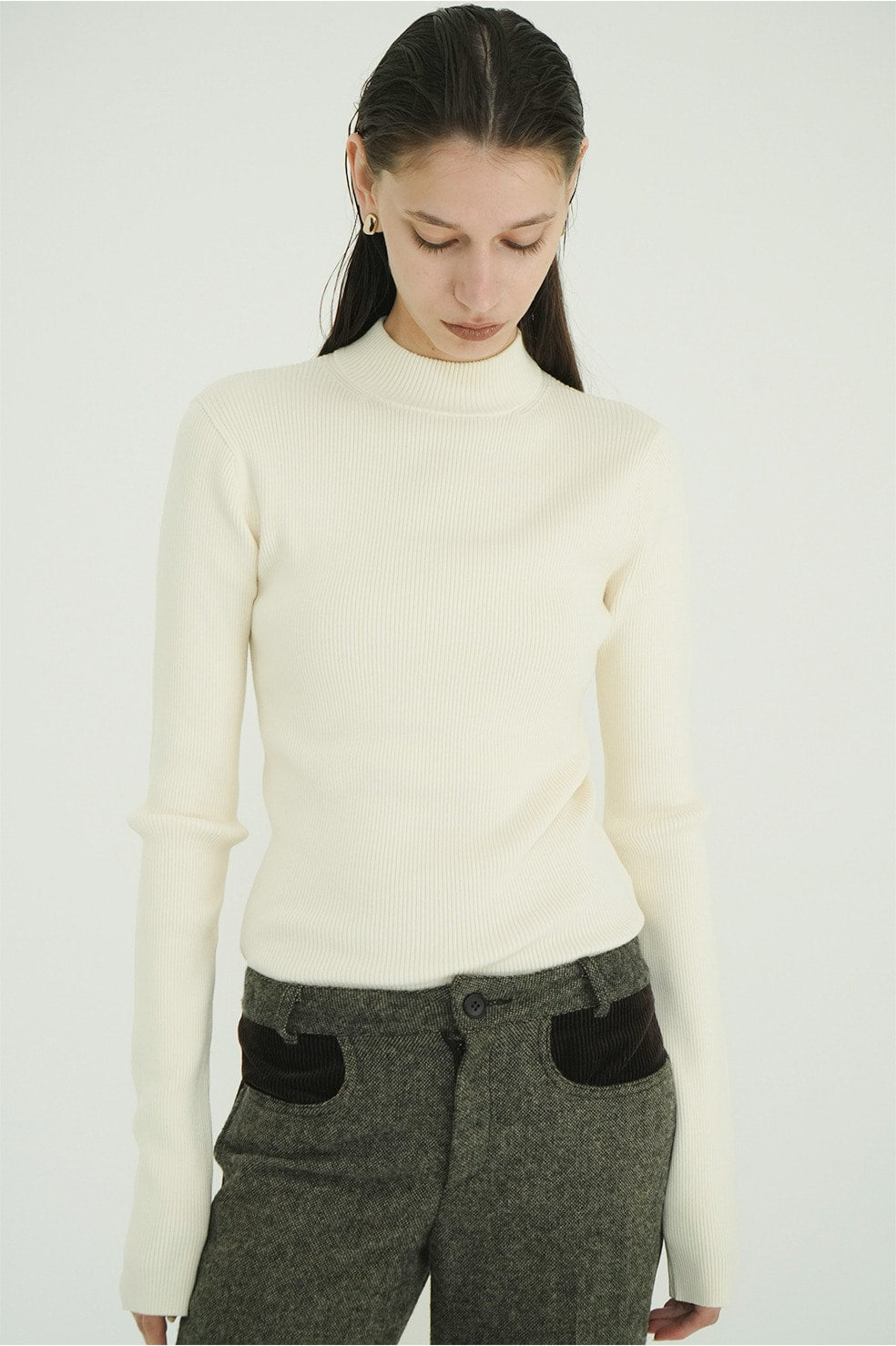 
                  
                    H/N RIB KNIT TOPS
                  
                