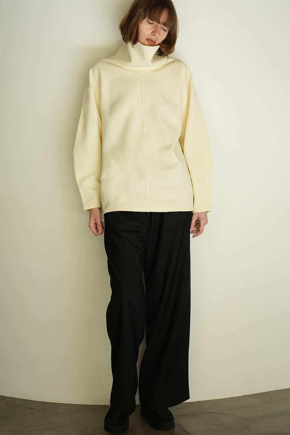 
                  
                    STAND NECK WIDE TOPS
                  
                