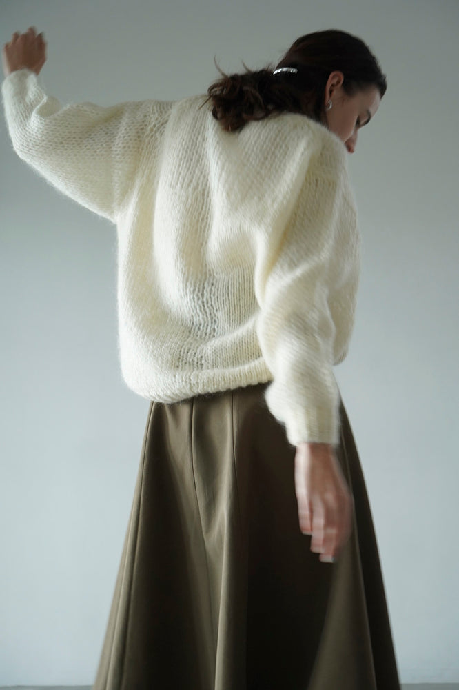 
                  
                    HALF SHEER LOOSE MOHAIR KNIT TOPS
                  
                